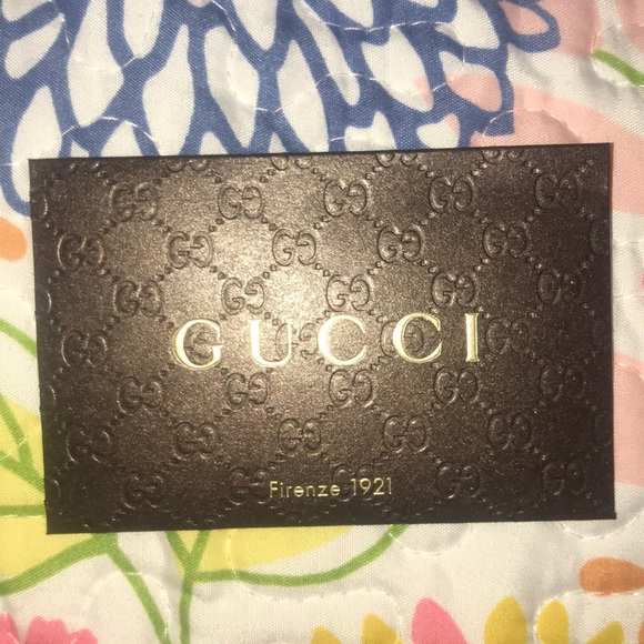 Gucci Oversized Sunglasses - Picture 3 of 6